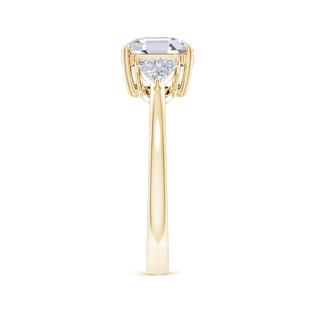 7.5mm GVS2 Asscher-Cut and Trillion Diamond Three Stone Reverse Tapered Shank Engagement Ring in Yellow Gold Side 299