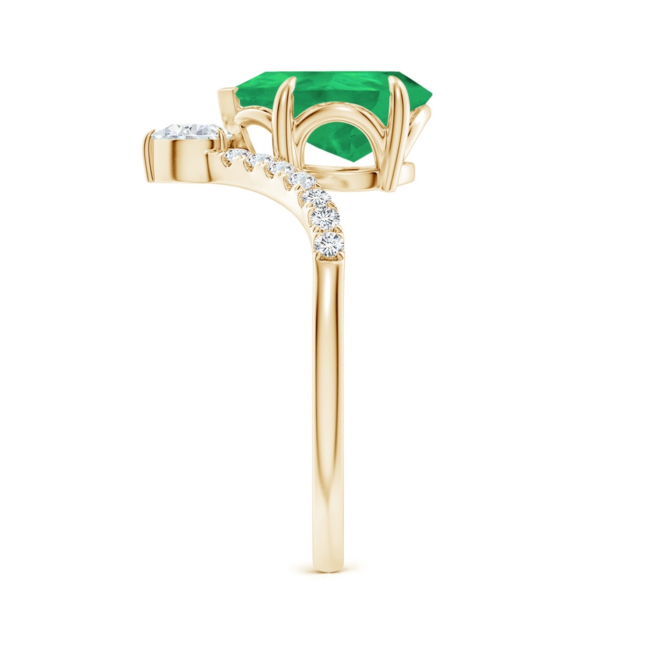 10x8mm A Pear Emerald and Diamond Chevron Engagement Ring in Yellow Gold side 299