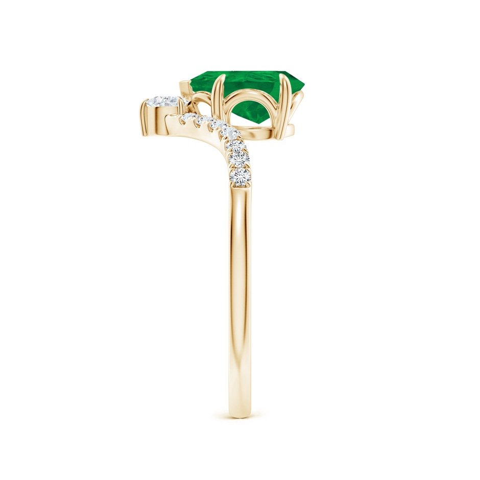 8x6mm AA Pear Emerald and Diamond Chevron Engagement Ring in Yellow Gold side 299