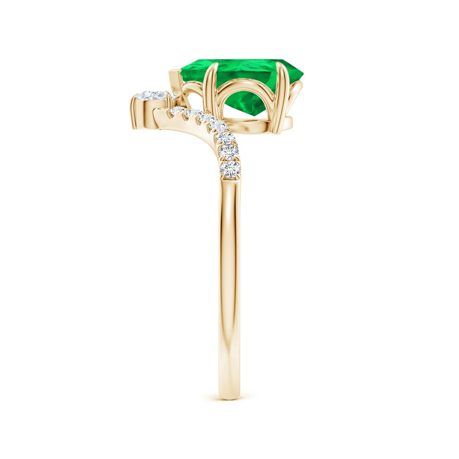 9x7mm AAA Pear Emerald and Diamond Chevron Engagement Ring in Yellow Gold side 299