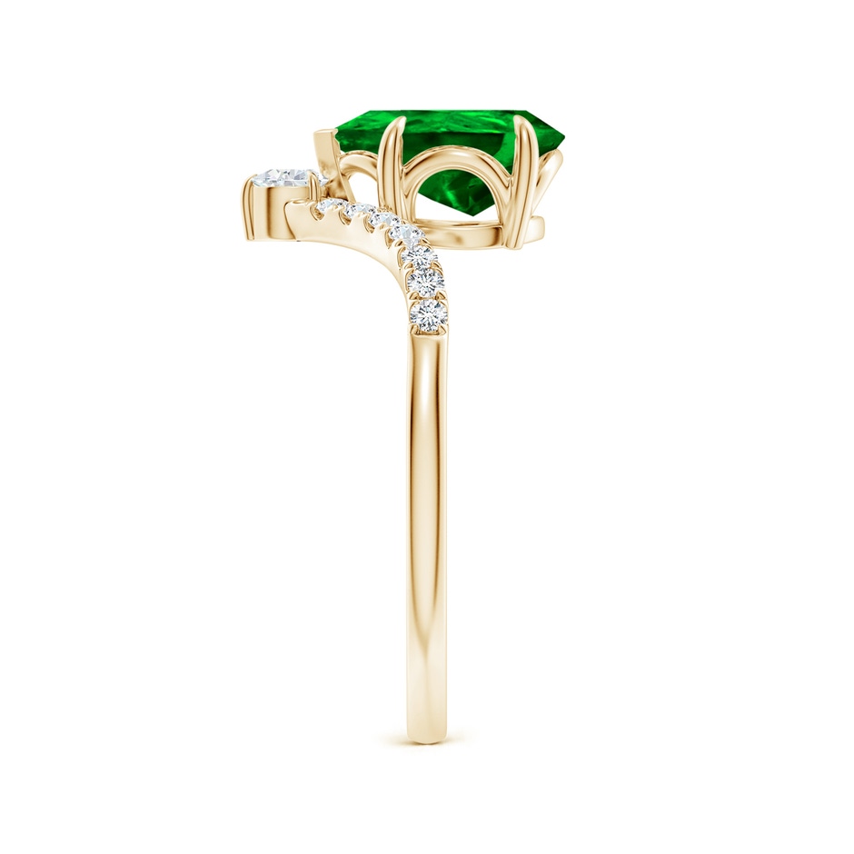 9x7mm AAAA Pear Emerald and Diamond Chevron Engagement Ring in Yellow Gold side 299