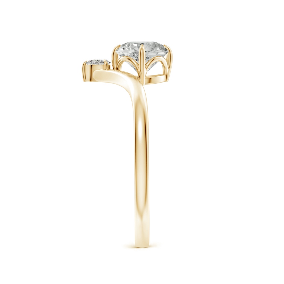 5.9mm KI3 Prong-Set Round Diamond Chevron Engagement Ring in Yellow Gold side 299