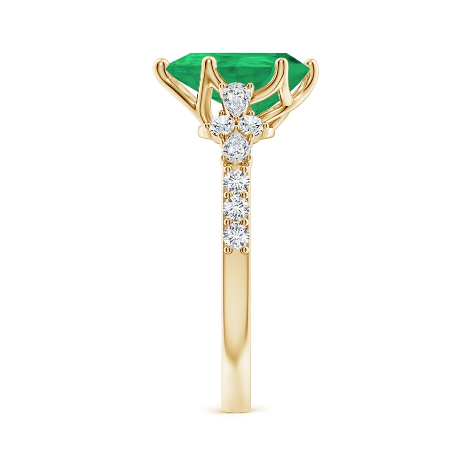 10x8mm A Pear-Shaped Emerald Side Stone Engagement Ring with Accents in Yellow Gold side 299