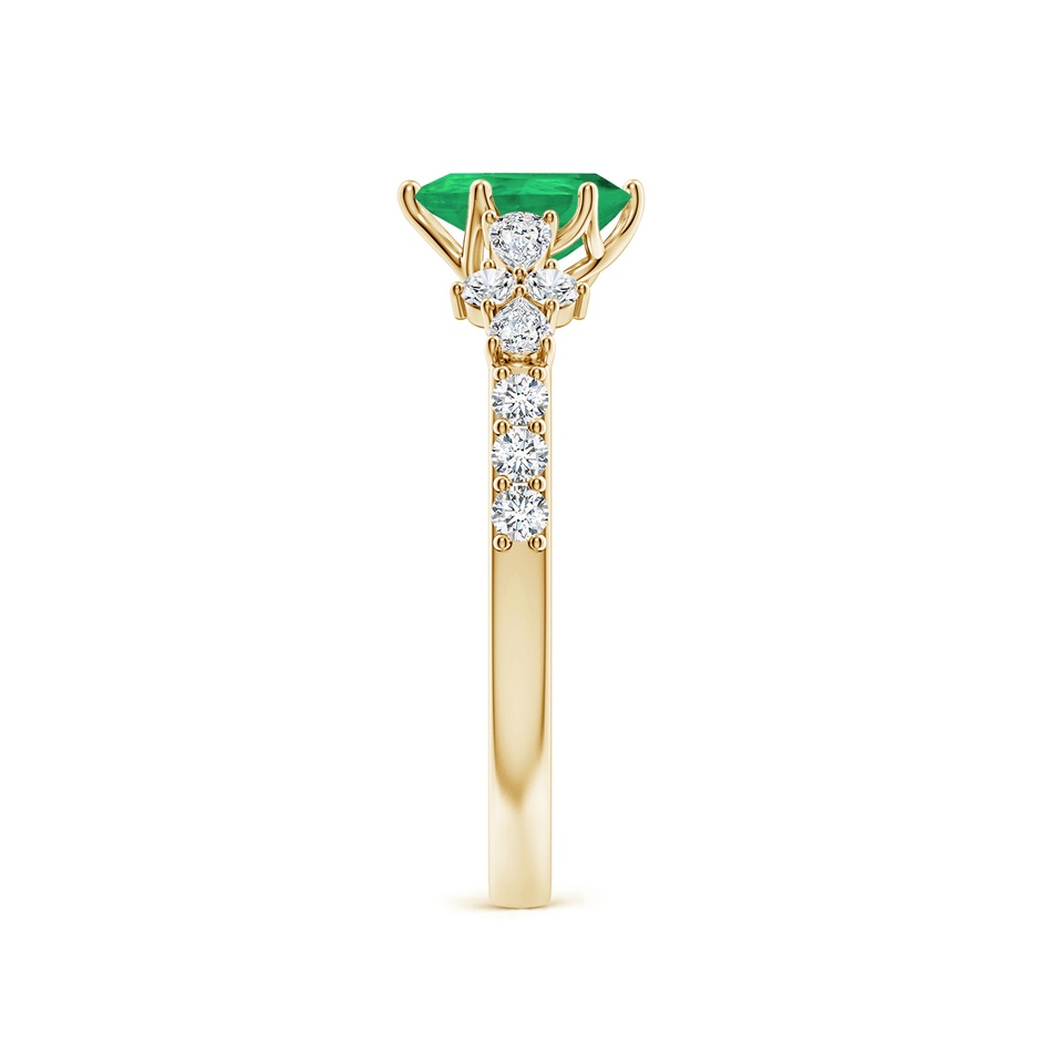 7x5mm A Pear-Shaped Emerald Side Stone Engagement Ring with Accents in Yellow Gold side 299