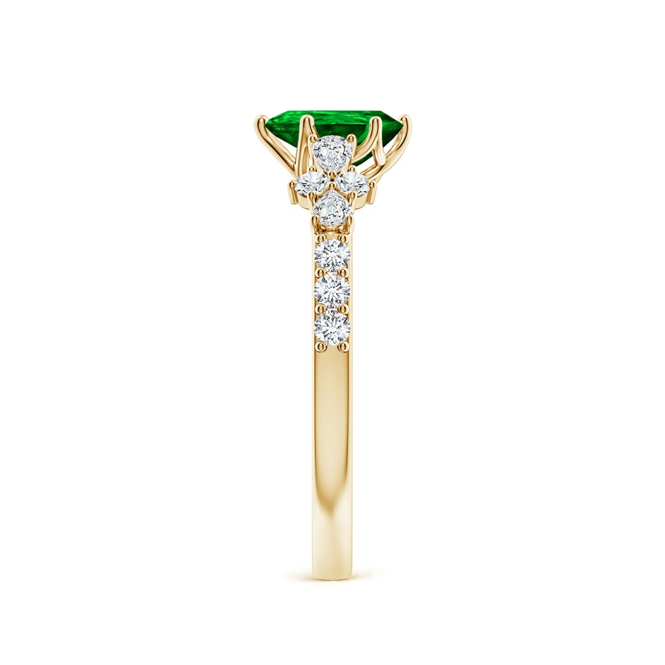 7x5mm AAAA Pear-Shaped Emerald Side Stone Engagement Ring with Accents in Yellow Gold side 299