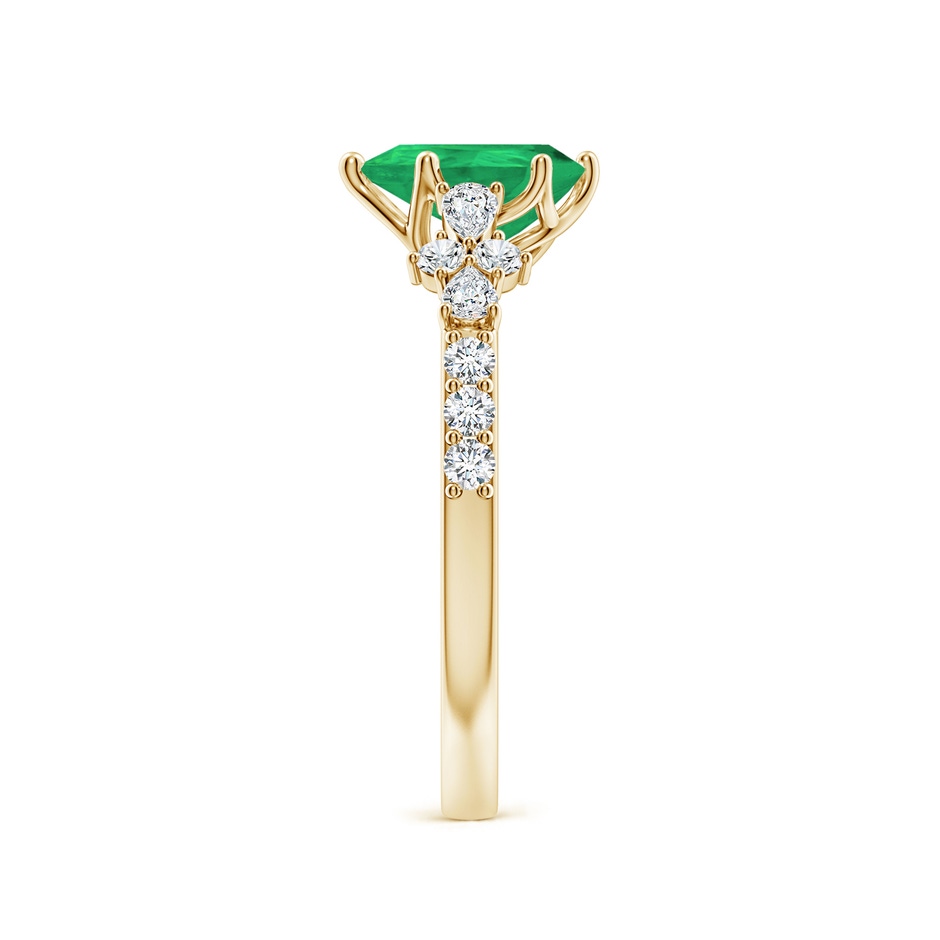 8x6mm A Pear-Shaped Emerald Side Stone Engagement Ring with Accents in Yellow Gold side 299