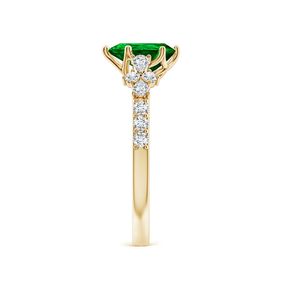 8x6mm AAAA Pear-Shaped Emerald Side Stone Engagement Ring with Accents in Yellow Gold side 299
