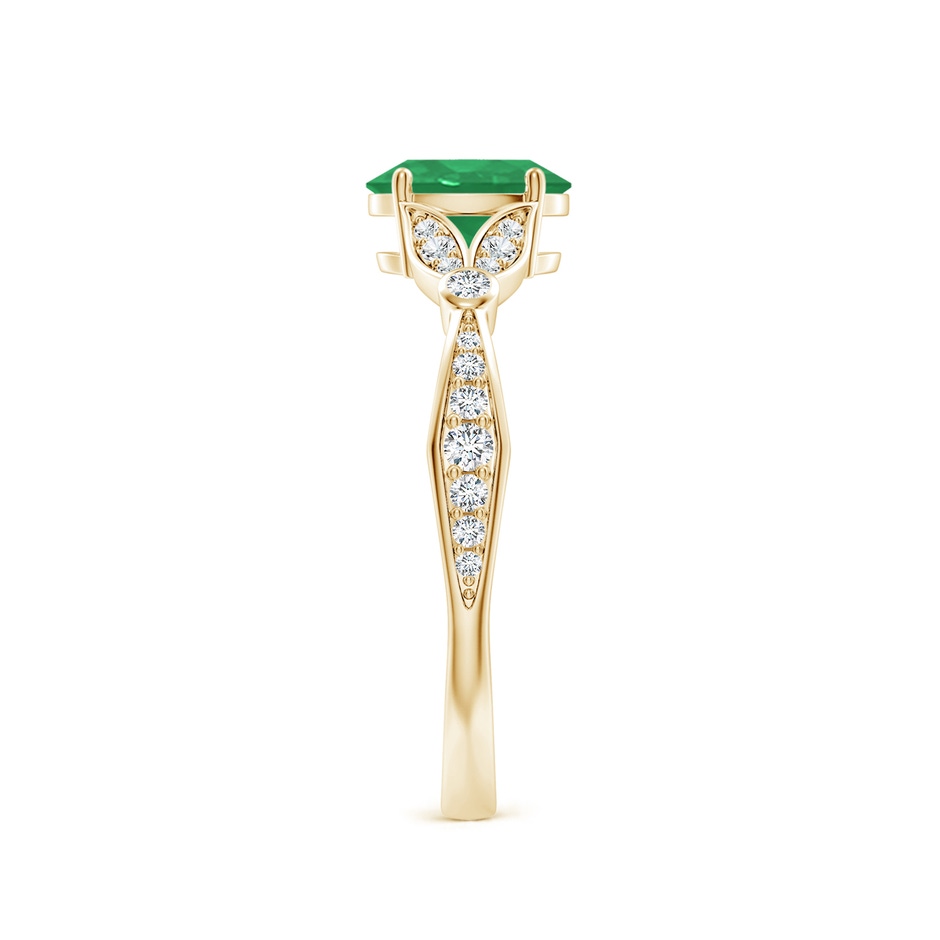 7x5mm A Nature-Inspired Oval Emerald Engagement Ring with Leaf Motifs in Yellow Gold side 299