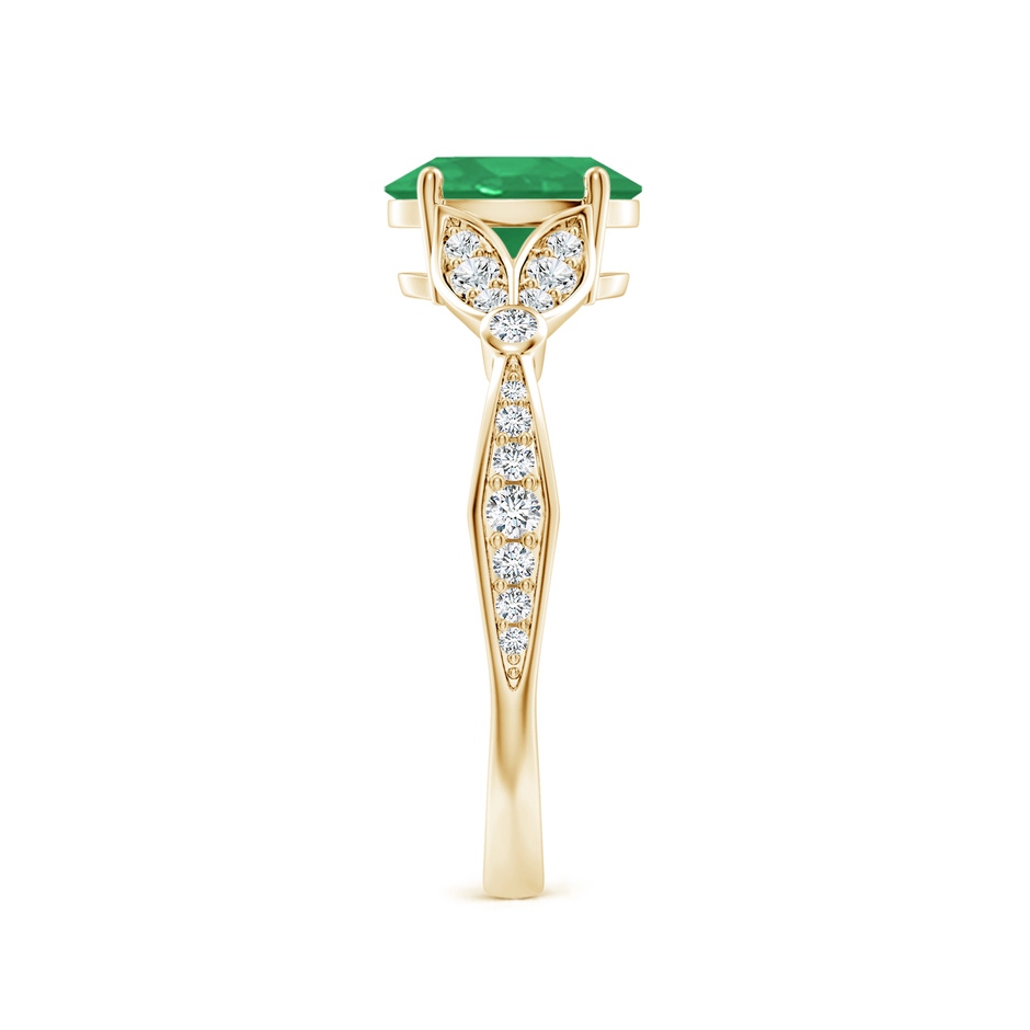 8x6mm A Nature-Inspired Oval Emerald Engagement Ring with Leaf Motifs in Yellow Gold side 299
