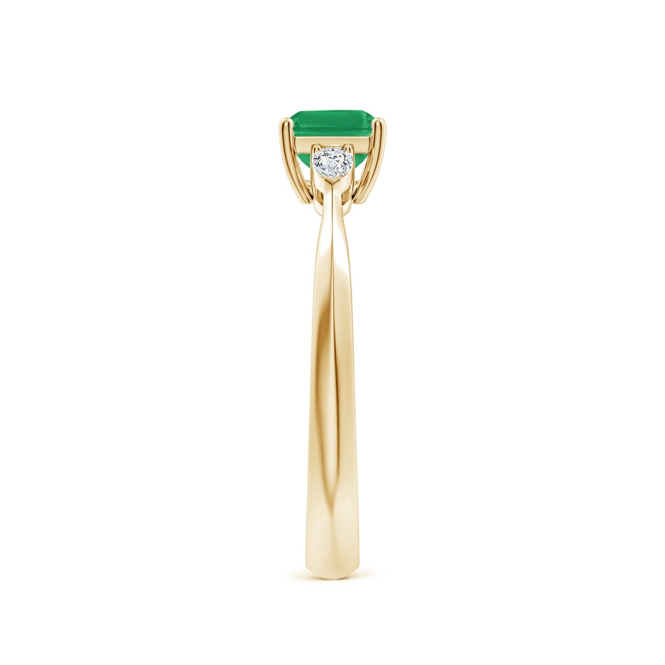 7x5mm A Classic East-West Emerald-Cut Emerald Side Stone Engagement Ring in Yellow Gold side 299