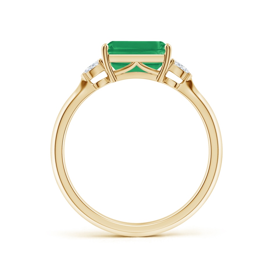 8x6mm A Classic East-West Emerald-Cut Emerald Side Stone Engagement Ring in Yellow Gold side 199