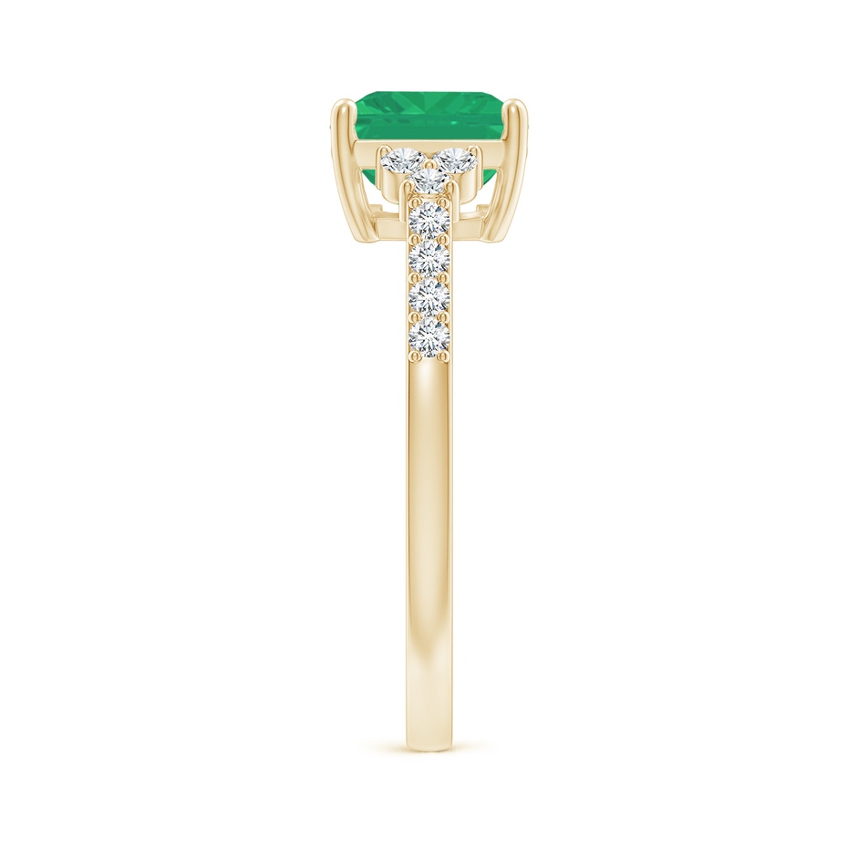 9x7mm A East-West Emerald-Cut Emerald Side Stone Engagement Ring in Yellow Gold side 299