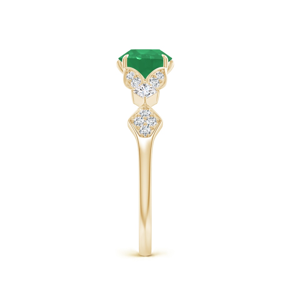 6mm A Vintage Style Round Emerald Engagement Ring with Leaf Motifs in Yellow Gold side 299