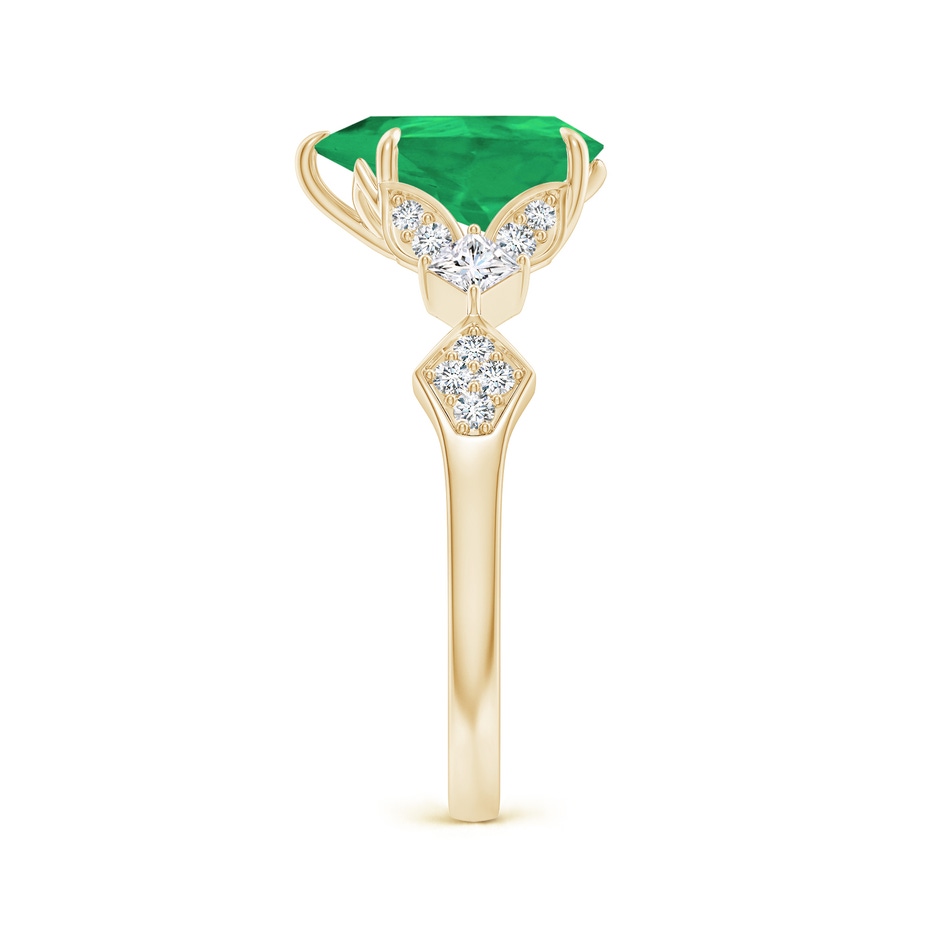 10x8mm A Vintage Style Pear Emerald Engagement Ring with Leaf Motifs in Yellow Gold side 299