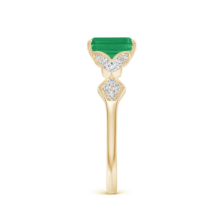 7x5mm A Vintage Style Emerald-Cut Emerald Engagement Ring with Leaf Motifs in Yellow Gold side 299