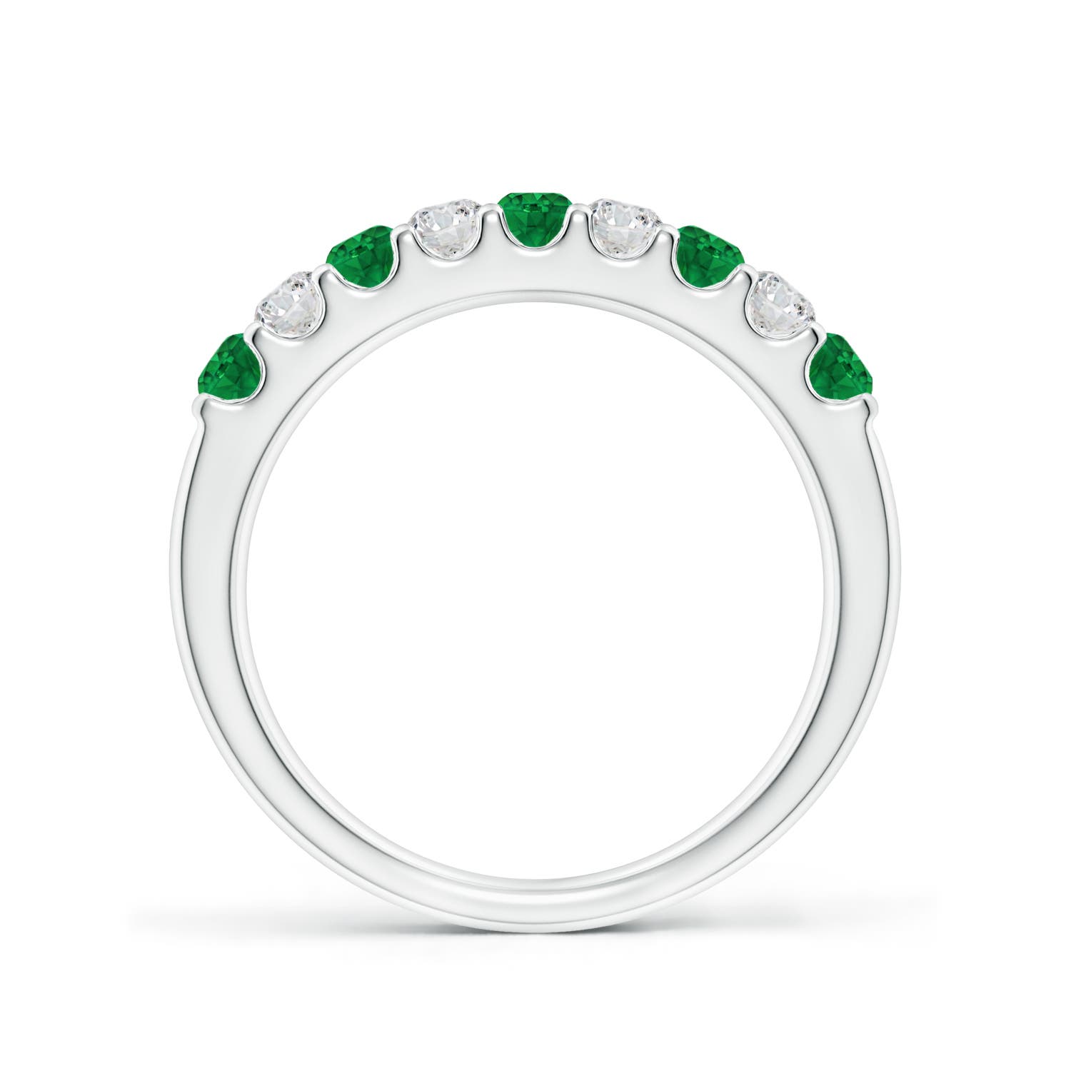 AAA - Emerald / 0.59 CT / 14 KT White Gold