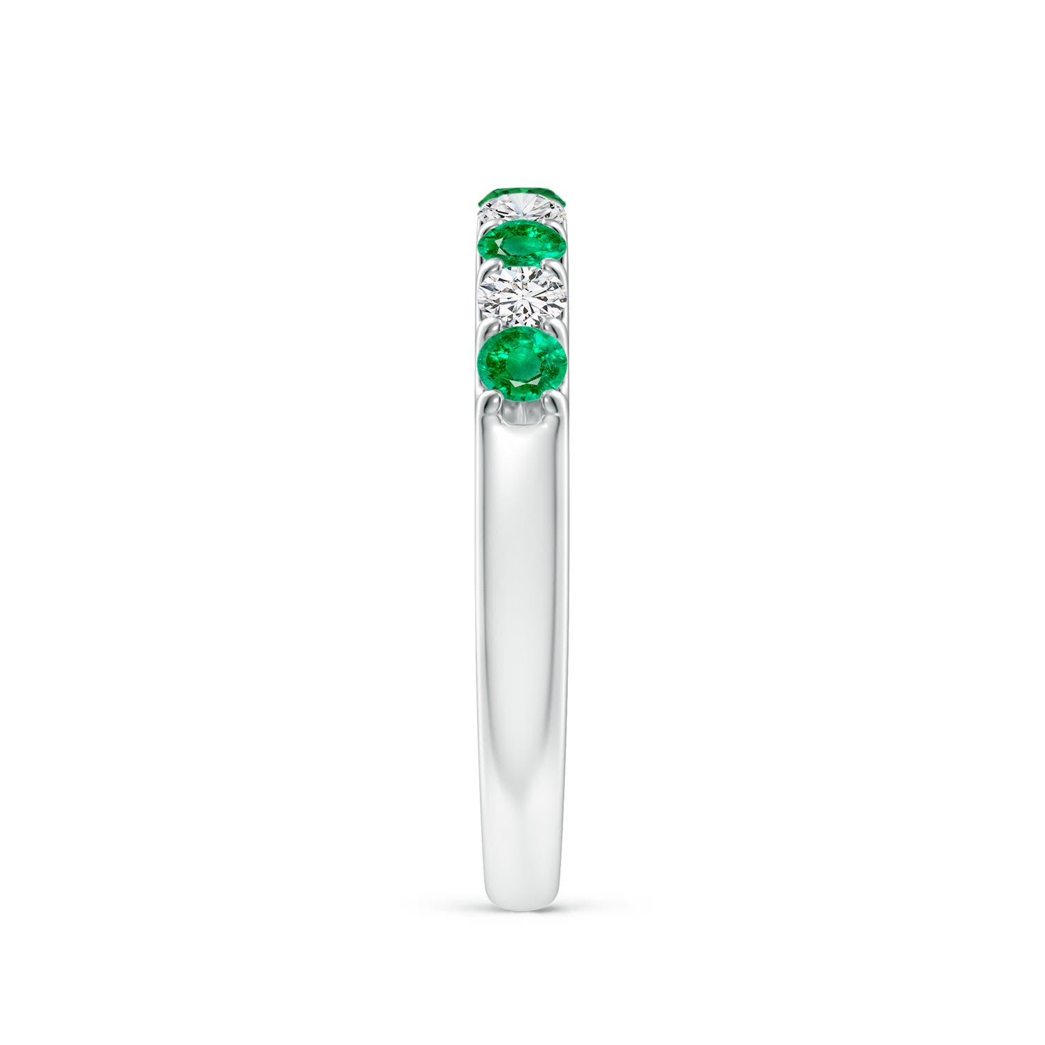 AAA - Emerald / 0.59 CT / 14 KT White Gold