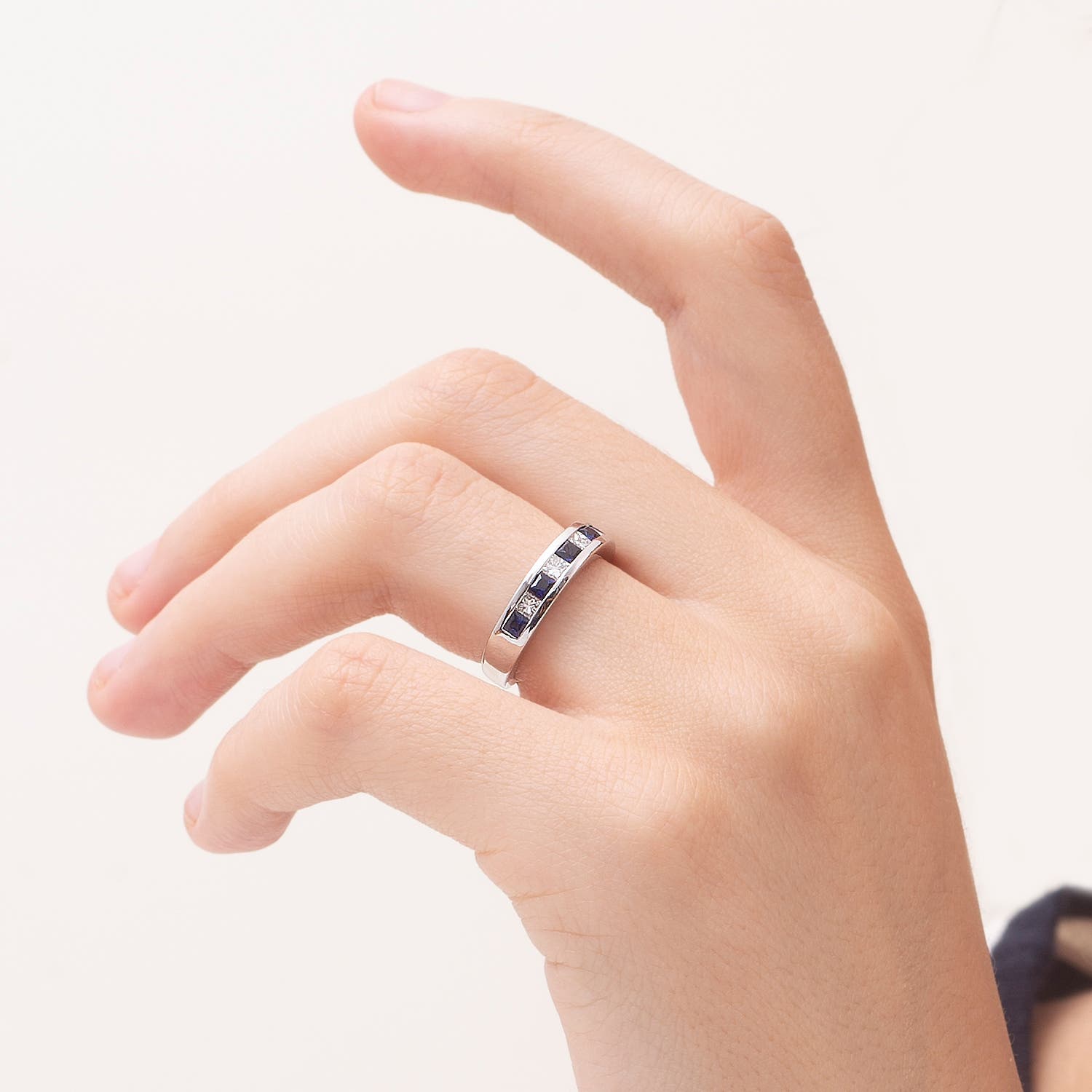 WRGD_SR0674SD lifestyle image - lifestyle 4