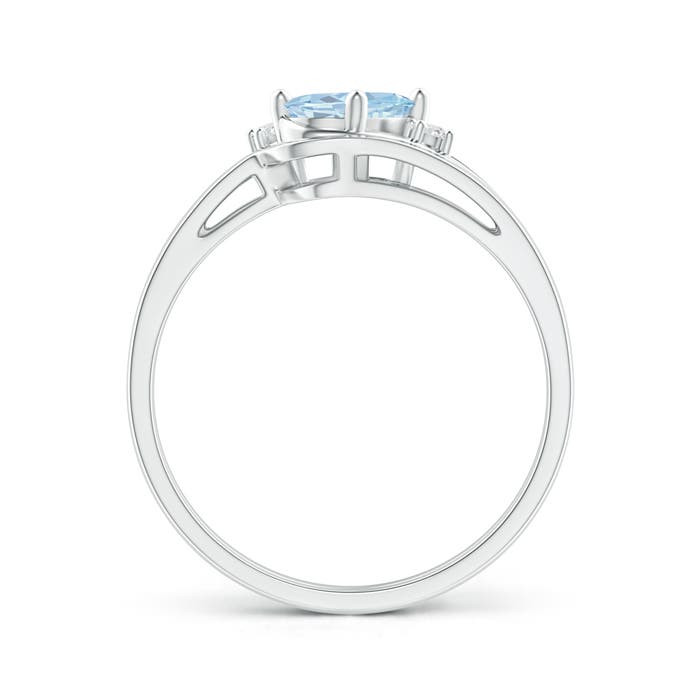 A - Aquamarine / 0.63 CT / 14 KT White Gold