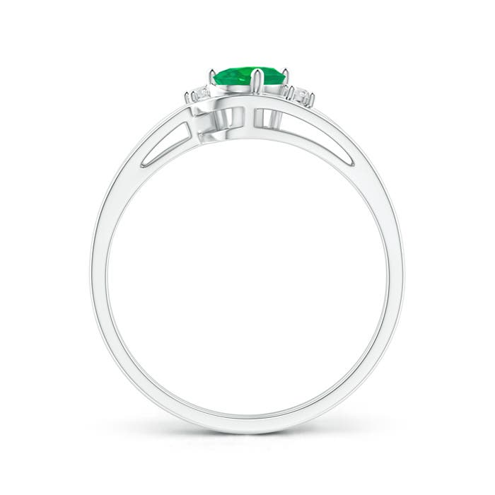 AA - Emerald / 0.42 CT / 14 KT White Gold