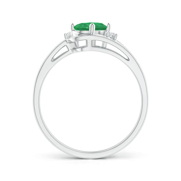 A - Emerald / 0.69 CT / 14 KT White Gold