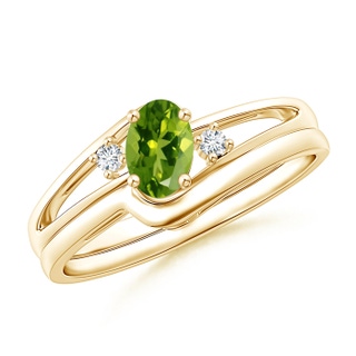 6x4mm AAAA Split Shank Peridot Engagement Ring with Wedding Band in Yellow Gold