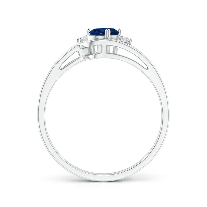 AA - Blue Sapphire / 0.62 CT / 14 KT White Gold