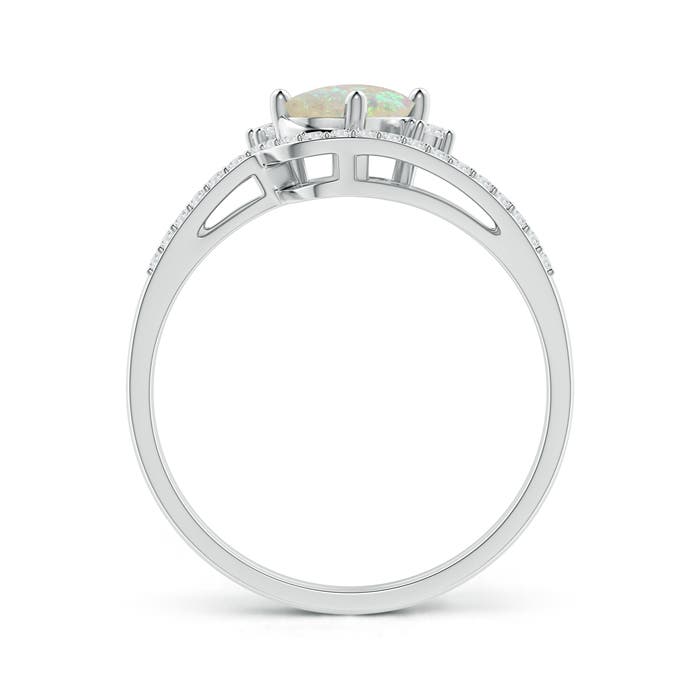 AAA - Opal / 0.58 CT / 14 KT White Gold