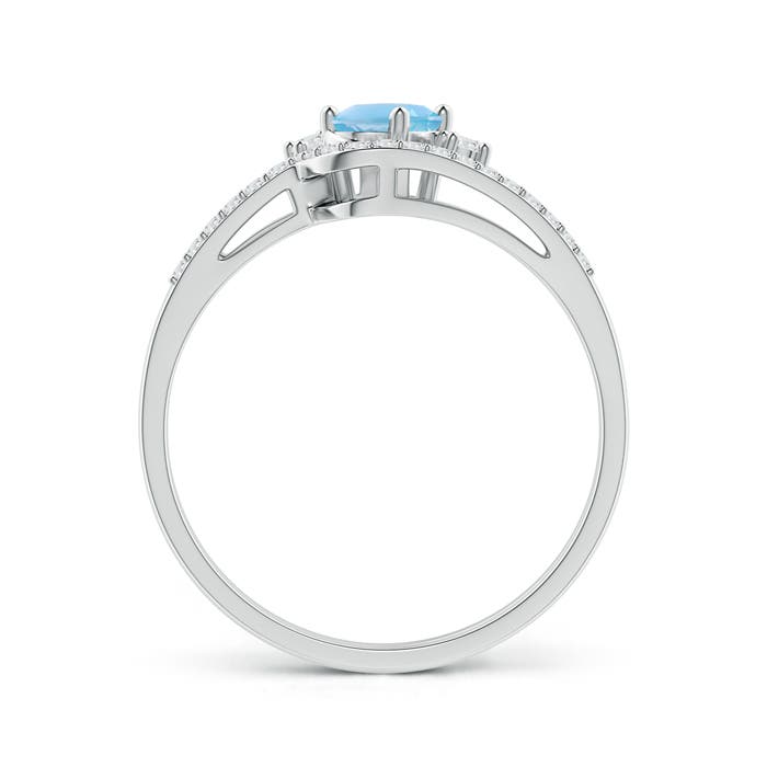 A - Swiss Blue Topaz / 0.67 CT / 14 KT White Gold